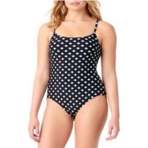 Catalina Women's One Piece Swimsuit Size XL (16-18)